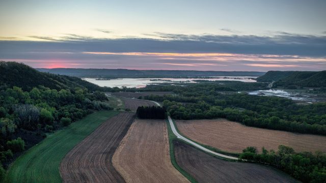 ©[Tom Fisk via Pexels] via Canva.com